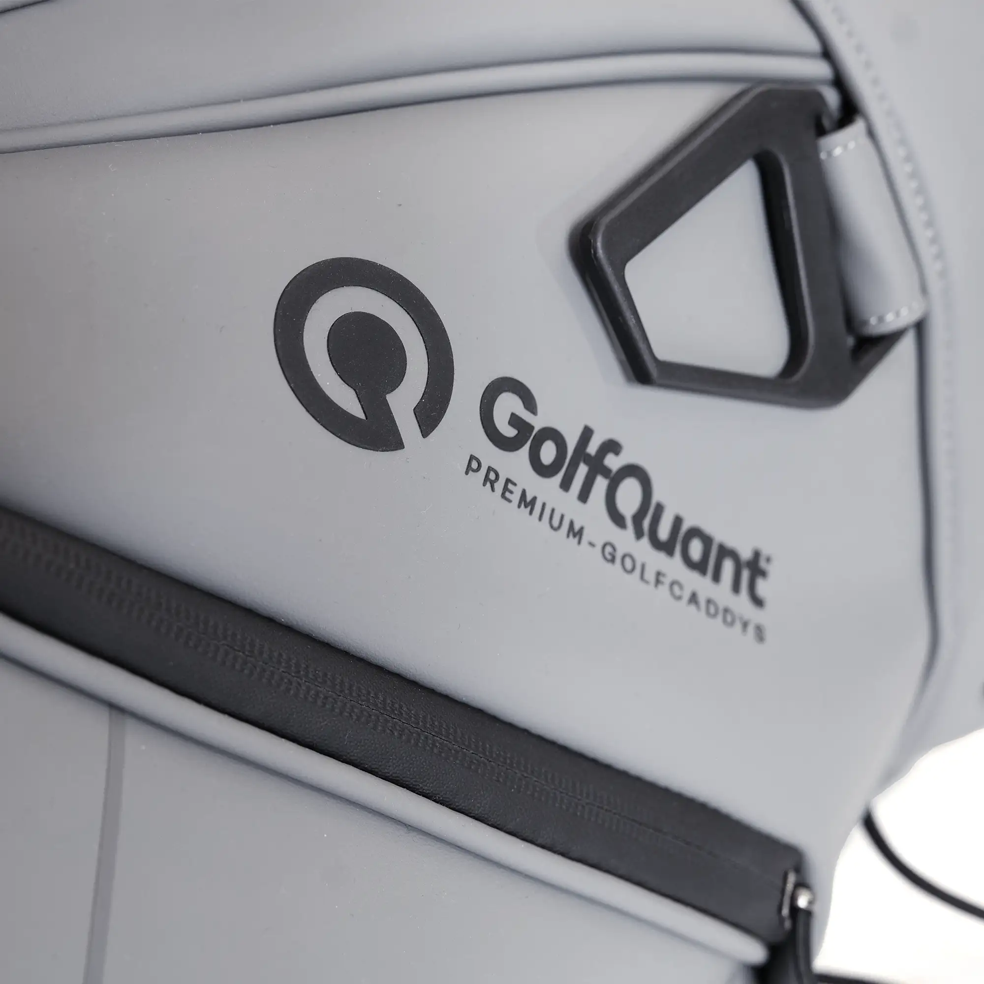 GolfQuant Cart Bag Detail Nahaufnahme Lasche
